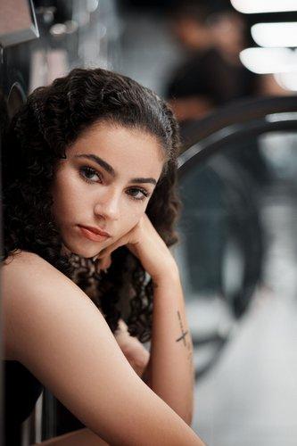 mobile - carousel-hero-element image-16